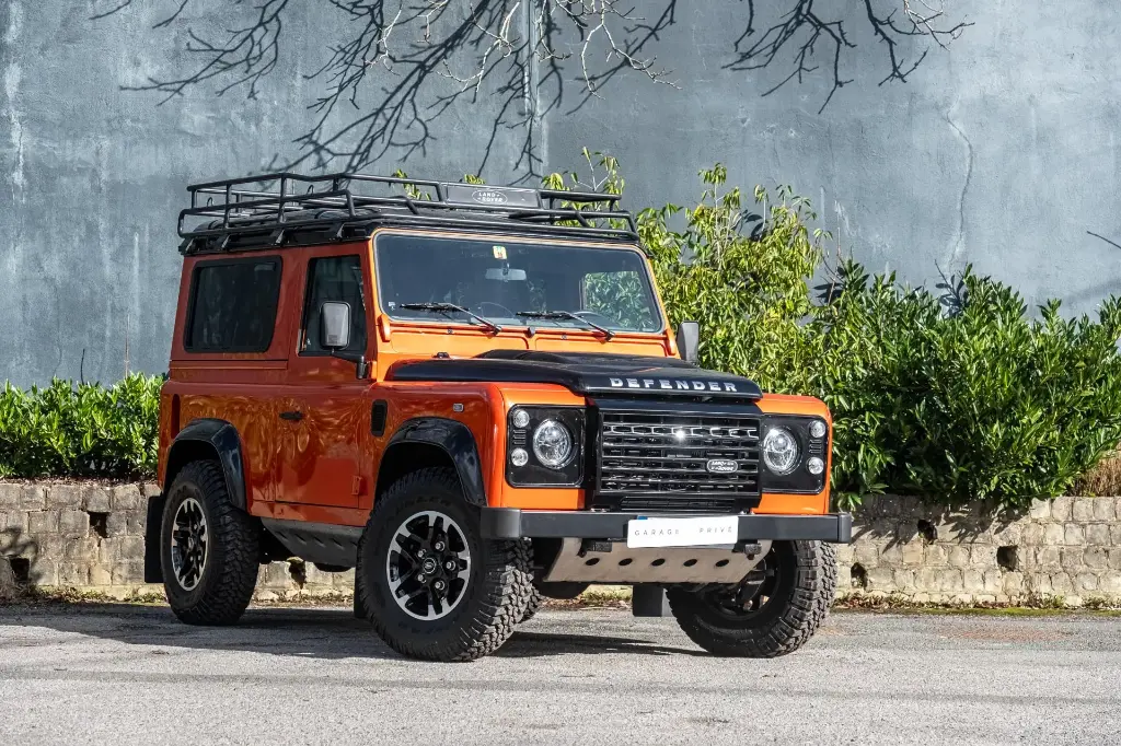 Land Rover Defender 90 Adventure Edition